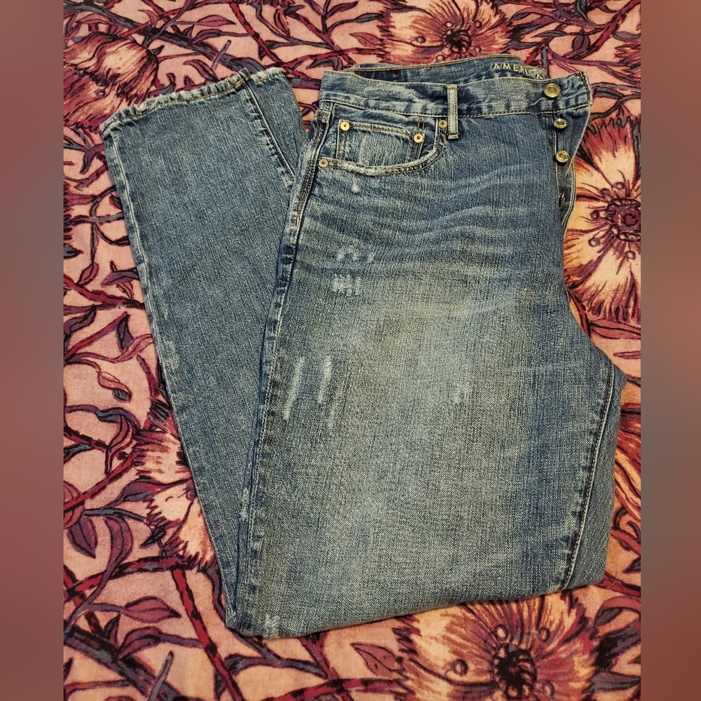 American Eagle Distressed Hi-rise girlfriend button fly jeans